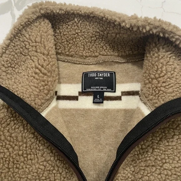 Todd Snyder Brown and Cream patterned quarter zip up fleece - Picture 5 of 12